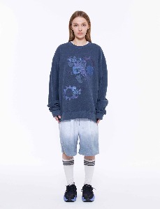 BIG FLOWER EMBROIDERY SWEAT SHIRT PIGMENT CHARCOLE